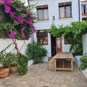 Сasa de vacaciones Preciosa Casa De Pueblo Con Vistas Y Patio, Jimena De La Frontera